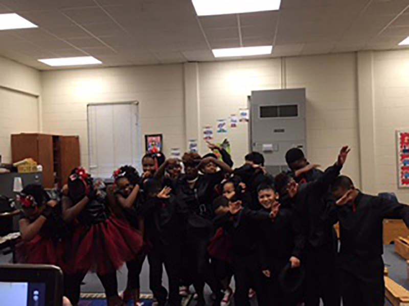 Dabbing on'em photo'